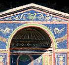 Pompei - Fontana con mosaico